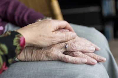 Todo sobre la seguridad social de una empleada de hogar o cuidador